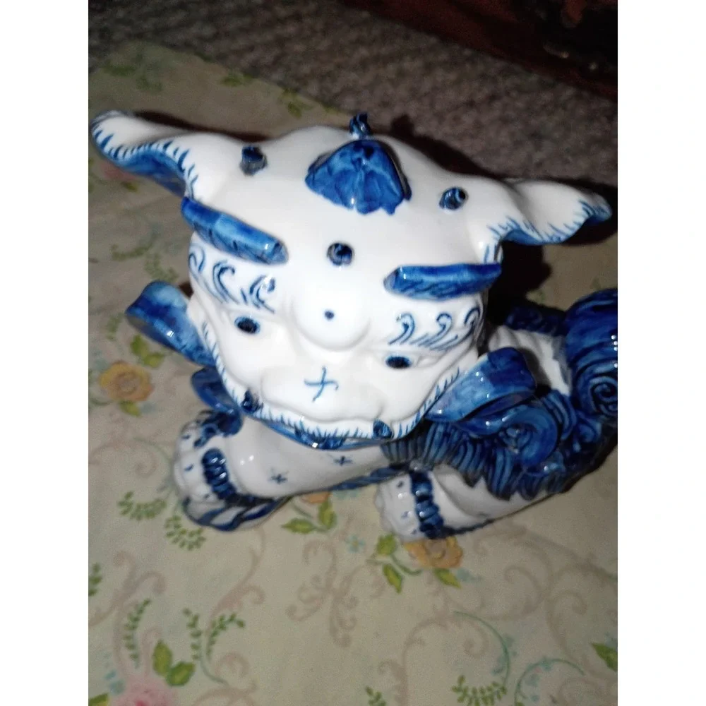 Chinoiserie Blue and White Porcelain Foo Dog
